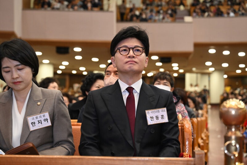 <b>한동훈</b> "<b>尹 탄핵</b> 선고 <b>승복</b>, 선택 아닌 당연한 것"