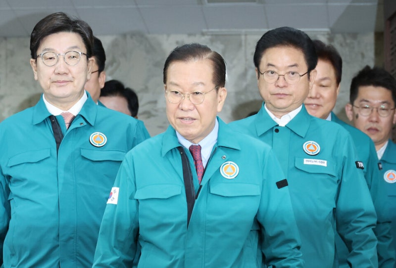 당정, <b>산불 피해</b>지 조립주택 2700동 설치 등 이재민 <b>지원</b>대책 발표