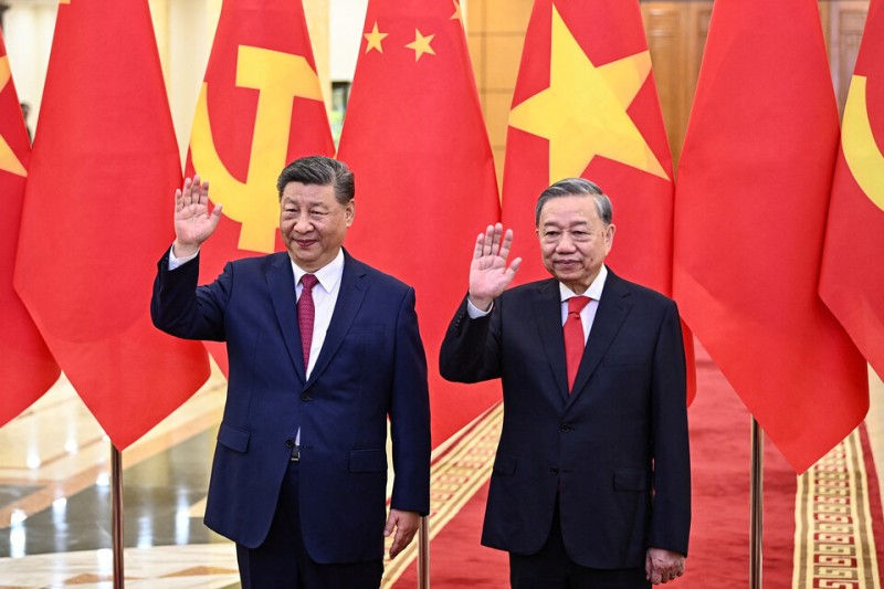 <b>시진핑</b>, <b>베트남</b> 찾아 "미국의 일방적 괴롭힘에 함께 반대해야"