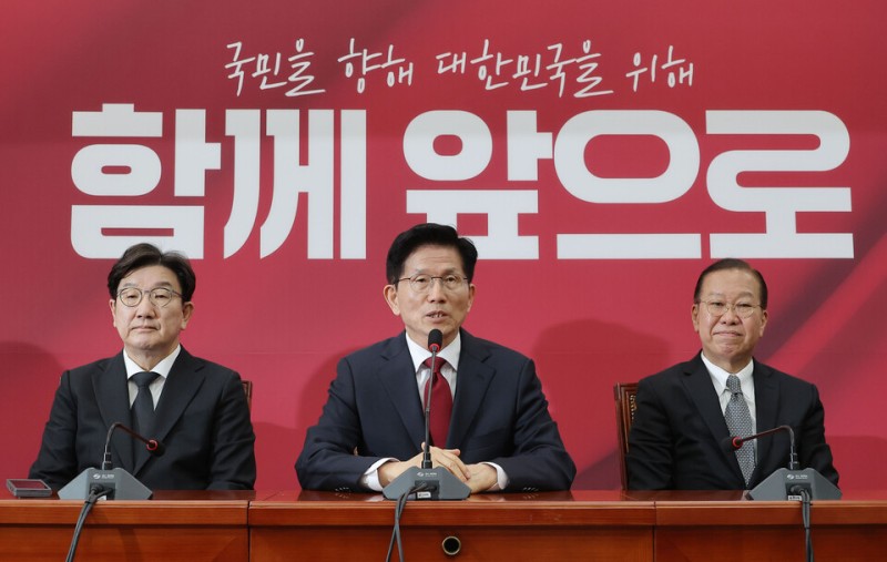 "<b>여조</b> 중단하라" "당원들과 약속"…김-쌍권 '단일화 갈등' 점입가경