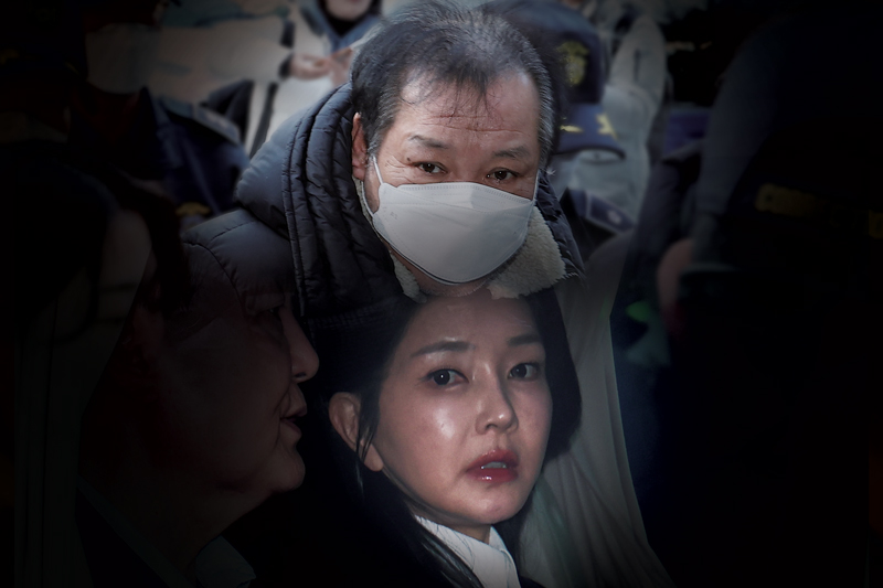 (위)정치자금법 위반 혐의를 받는 건진법사 전성배씨가 지난해 12 월 서울남부지법에서 열린 영장실질심사에 출석하는 모습.(아래)윤석열 전 대통령과 김건희 여사가 헌법재판소 파면 결정 후 일주일 만인 4월11일 서울