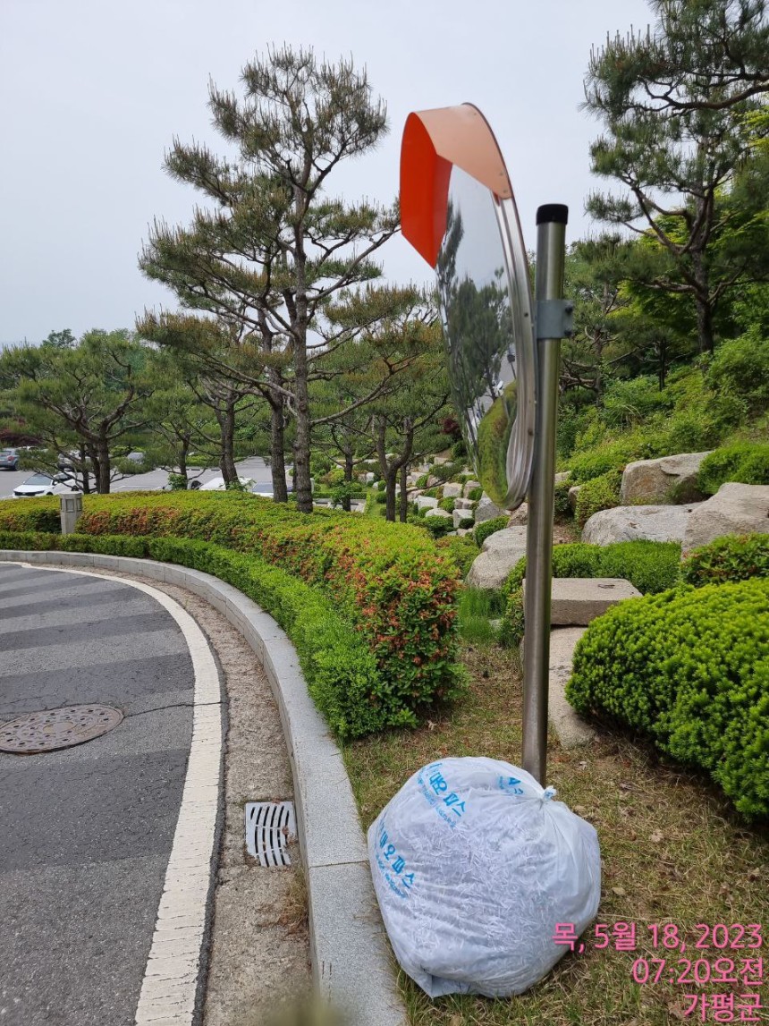 윤씨 등이 파기한 후 폐기한 자료들이 버려져 있다.ⓒ시사저널