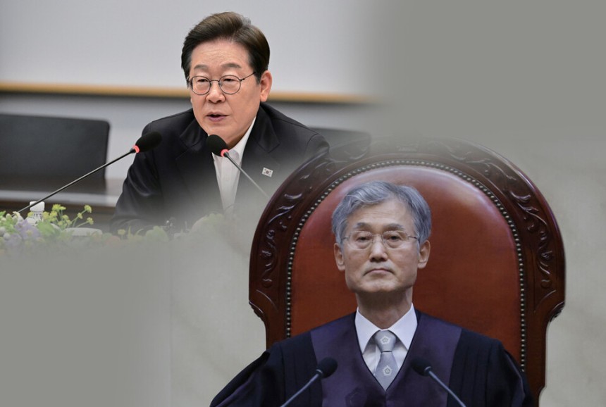 (오른쪽)조희대 대법원장이 이례적인 속도로 (왼쪽)이재명 더불어민주당 대선 후보의 공직선거법 사건 신속 심리·판결을 해,여론의 뭇매를 맞고 있다.법조계와 정치권 안팎에서 “사법이 정치에 개입했다”는 비판이 거세졌