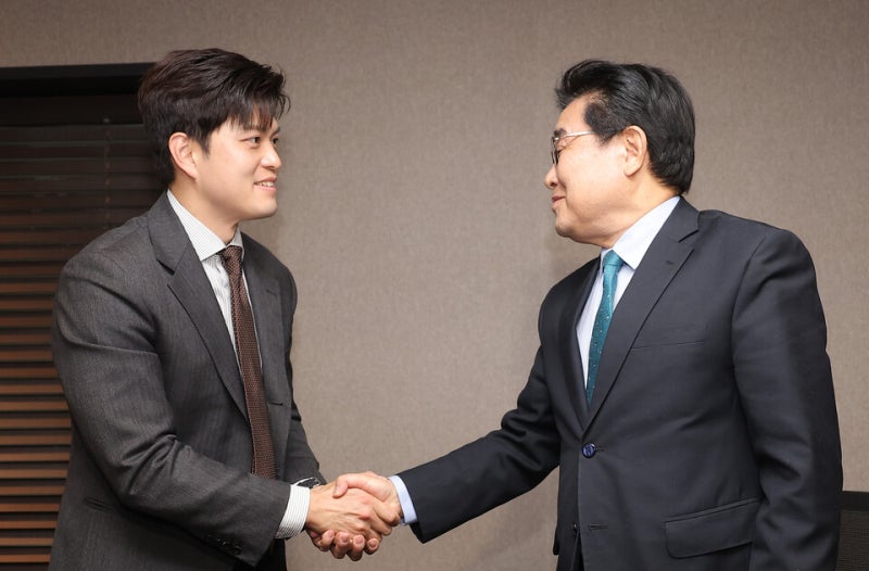<b>김용태</b>·<b>전병헌</b> "계엄 단절 전제 '李 저지·제7공화국' 통큰 협의"