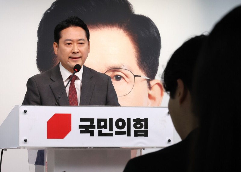 민주發 '짐 <b>로저스 이재명</b> 지지' <b>논란</b> 확산…국힘 "국제 망신" "외교 참...