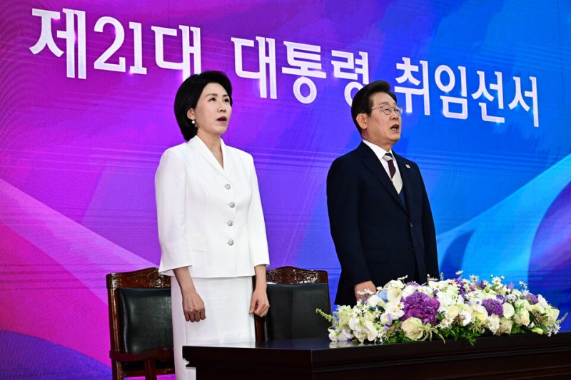 <b>이재명 대통령</b>, 당분간 <b>경호</b>처∙경찰 '2중 <b>경호</b>' 받는다