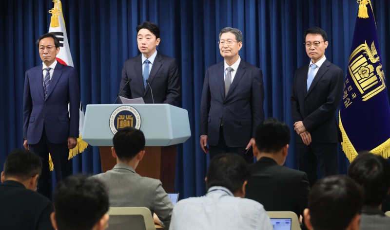 국힘, <b>오광수</b> 민정수석 <b>차명 부동산</b>·대출 <b>의혹</b>에 "즉각 사퇴해야"
