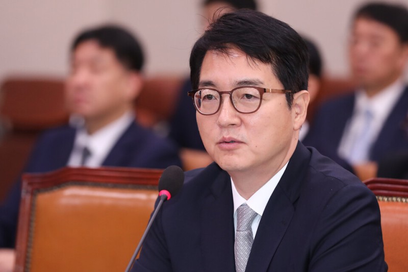 <b>심우정</b>, 김주현 전 민정수석과 <b>비화폰 통화</b> 의혹 "김건희 사건 관련 아...