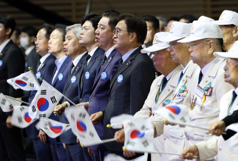 국힘 "말뿐인 <b>평화</b> 아닌 강력한 국방력·튼튼한 안보동맹 갖춰야"