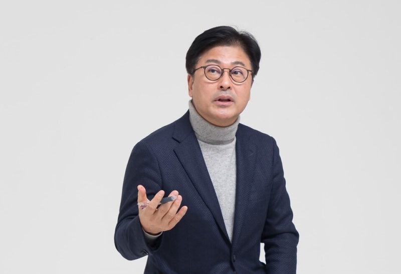 <b>김문수</b> "尹 재입당 당연히 받는다"…김종혁 "장동혁과 '극우 단일화' 하...