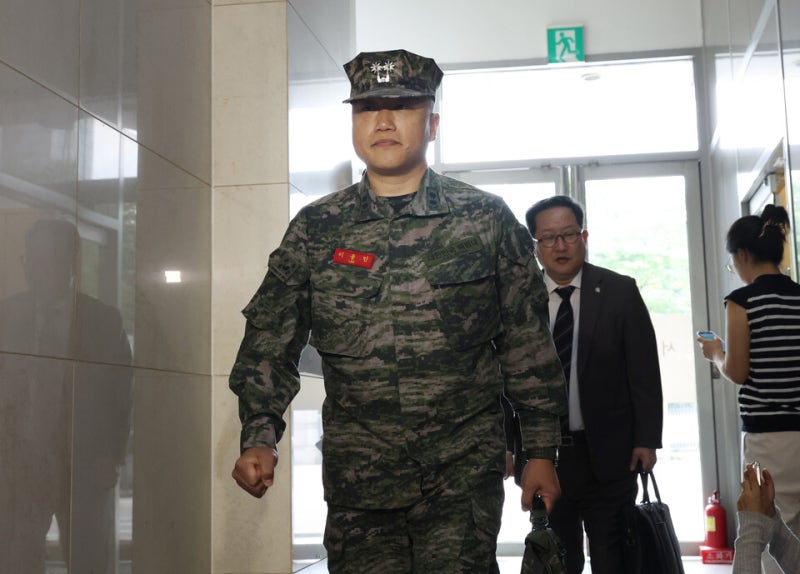 <b>특검 출석</b>한 '<b>채상병</b> 대대장'…"전우를 지켜주지 못했다"