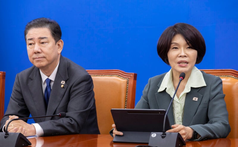 <b>금융위</b> 일단 <b>현행 유지</b>한다…당정대 "이번 정부조직개편서 철회"