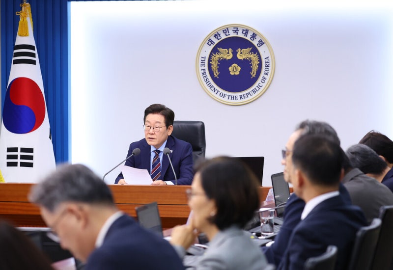 李대통령, <b>혐중 시위</b>에 "국익 훼손 자해행위…근절 대책 마련하라"