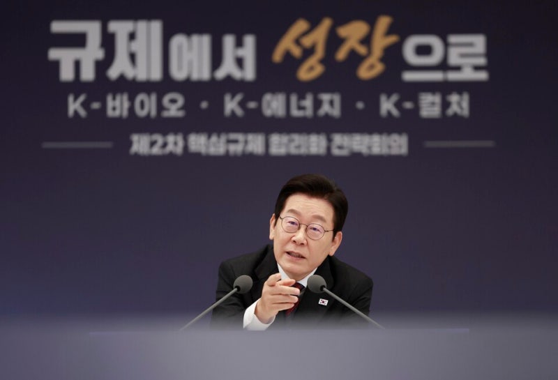 李 "<b>규제 합리화</b>, 경제 회복 위한 <b>핵심</b>과제…고정관념은 족쇄로 작용"