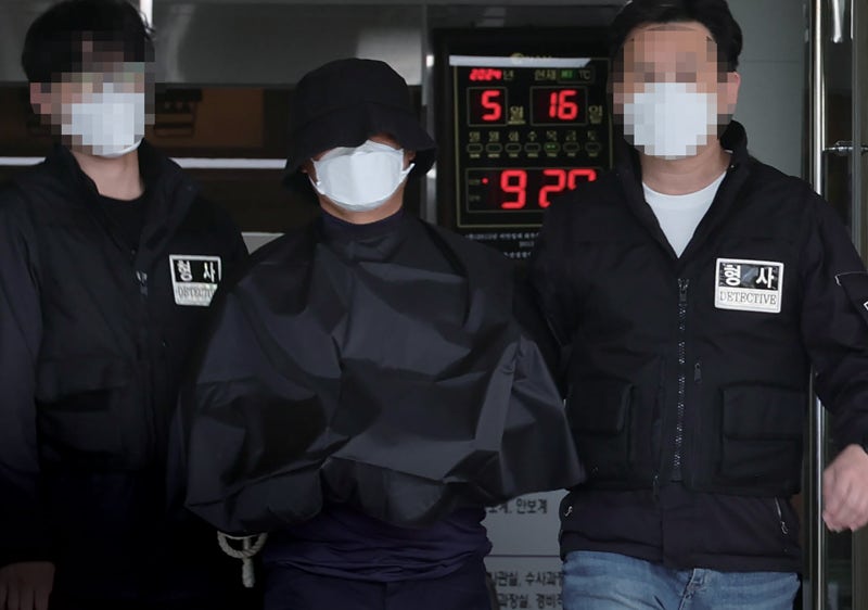 조폭이 <b>유튜브</b> 채널 개설해 살인 행위까지 방송…도 넘는 유튜버 범죄 ...