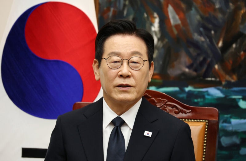 李대통령 지지율 54.5%, 3주 만에 하락…"<b>대장동</b> 항소 포기 영향" [리얼...