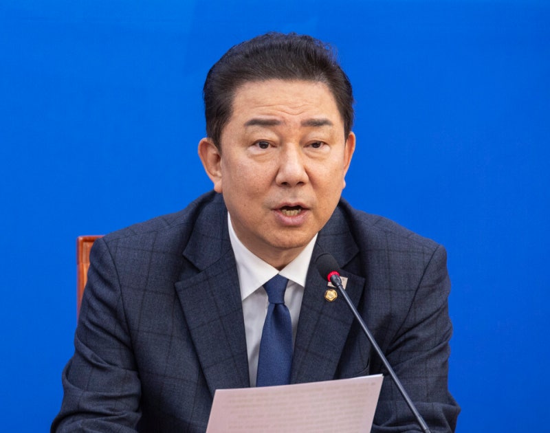 <b>김병기</b> "기업 발목 잡은 관행적 <b>규제</b> 과감히 걷어낼 것"