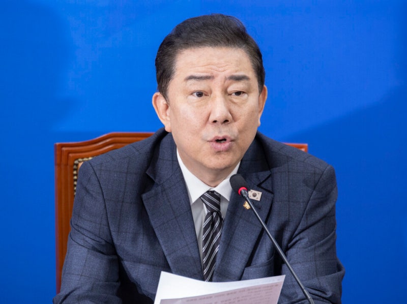 <b>김병기</b>, <b>홈플러스</b> 본입찰 무산에 "유암코 채무조정·유통경영사 <b>인수</b> 추...