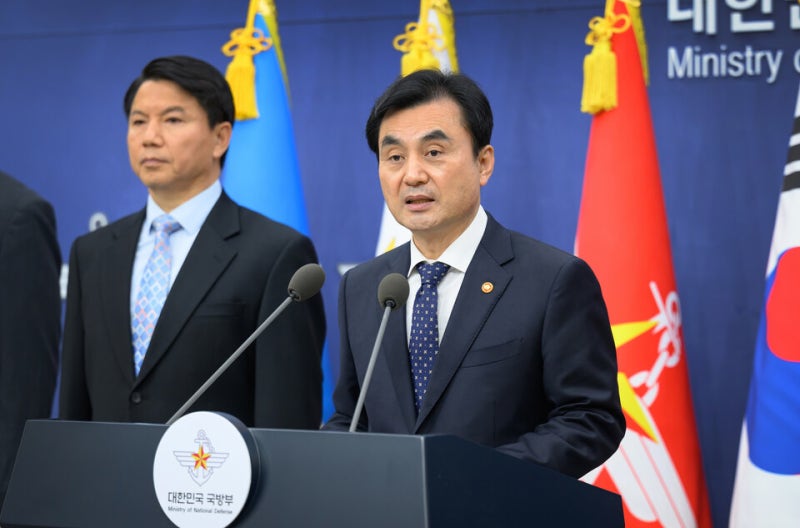 <b>안규백</b>, '12·3 계엄 1년 담화'…"軍 <b>내란</b> 연루 공식적으로 <b>사과</b>"