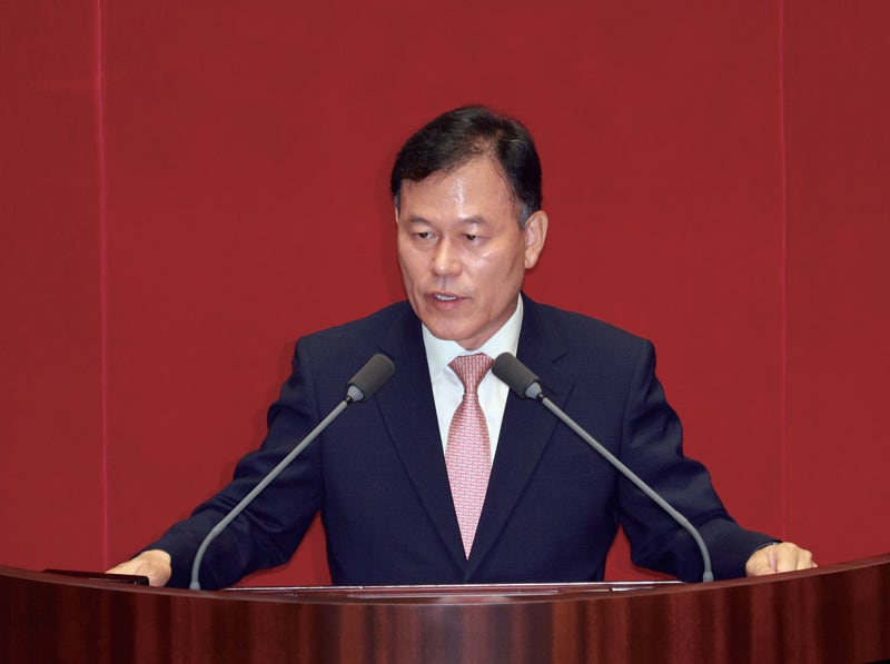 '원조 친윤' <b>윤한홍</b> "尹, 우리와 큰 연결고리 없었던 사람…<b>절연</b>해야"