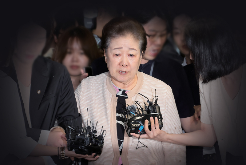 한학자 통일교 총재가 9월17일 서울 종로구 KT광화문빌딩에 마련된 민중기 특별검사팀 사무실에 피의자 신분으로 출석하고 있다.ⓒ시사저널 임준선