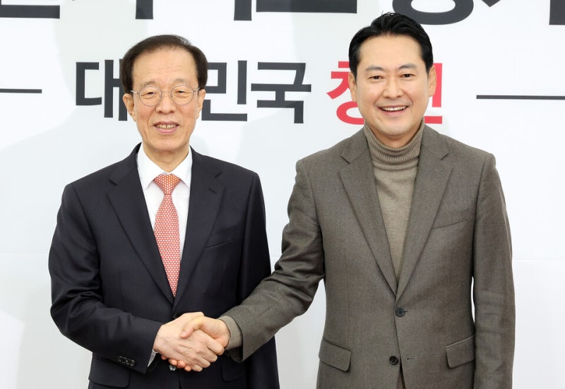 <b>이석연</b> "국민 뜻 좇아야"…<b>장동혁</b> "국민 통합 위해 與가 손 내밀어야"
