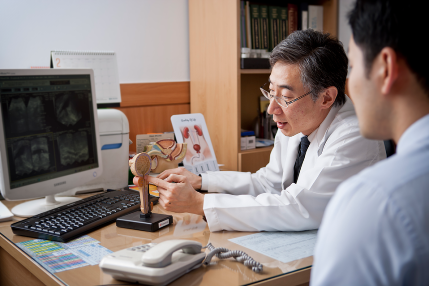 김경종 세란병원 비뇨의학과 전문의가 야간뇨에 대해 설명하고 있다.©세란병원 제공