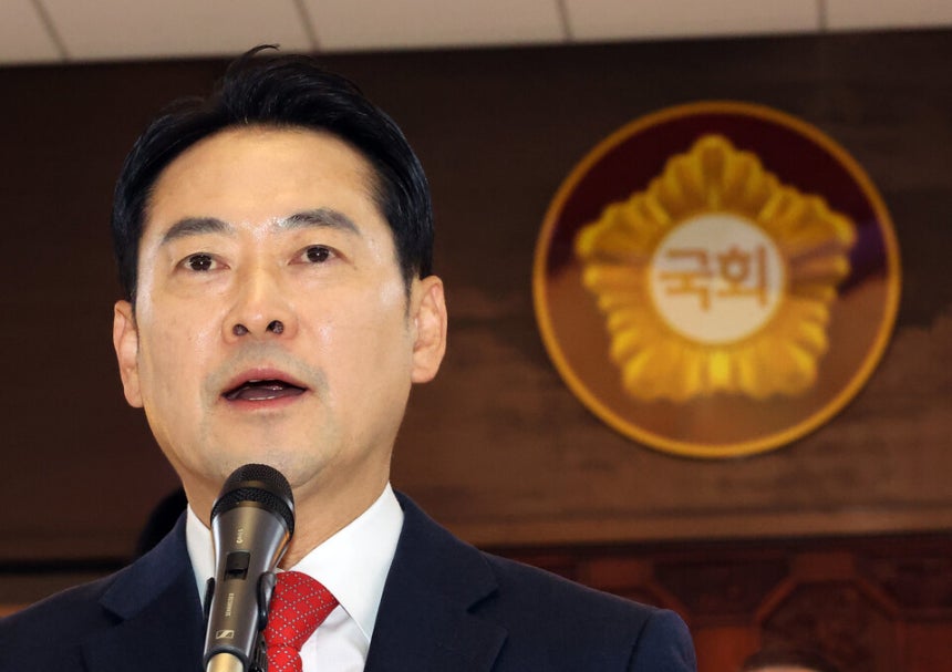 장동혁 대표, 특검법 두고 단식 돌입! 민주당은 '정치적 쇼'라 비판