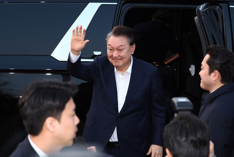 '사형 구형'에 웃었던 尹…지귀연 재판부의 판단은