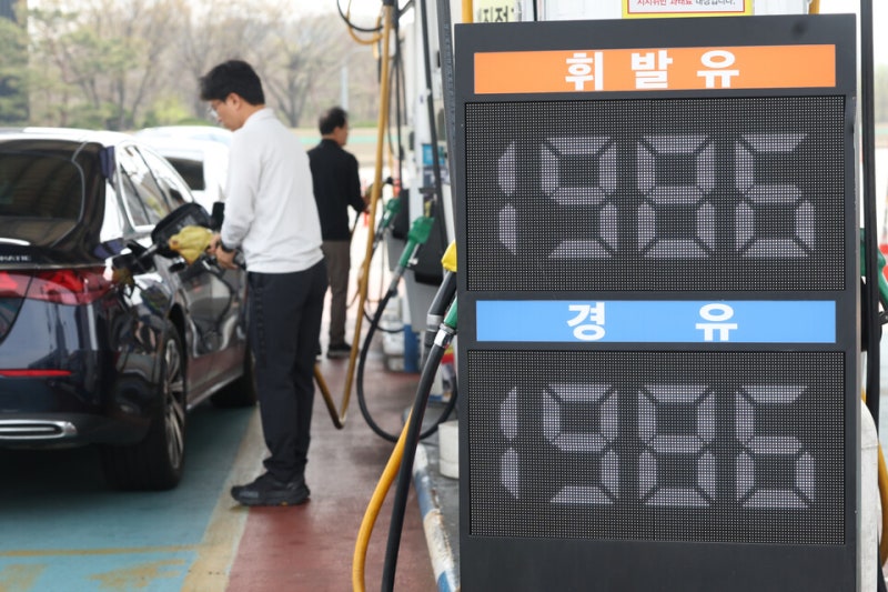 국제유가 하락에도…전국 평균 휘발유 1990원대 유지 관련 대표 이미지