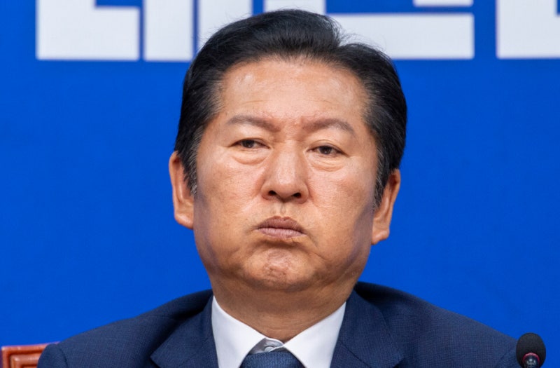 "지선 후 뒤집어진 여야 지지율"…민주 38.0%-국힘 44.3% [리얼미터]