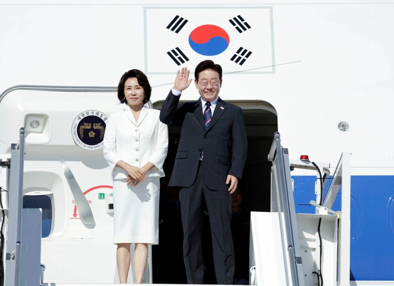 李대통령 '못한다' 49%, '잘한다' 47.7% 역전…한 달 새 16.2%p 하락