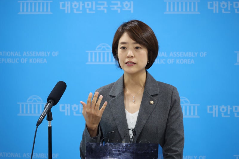 고민정, 8일 당대표 출마선언…"다음 세대가 윗세대 밀고 올라가야"