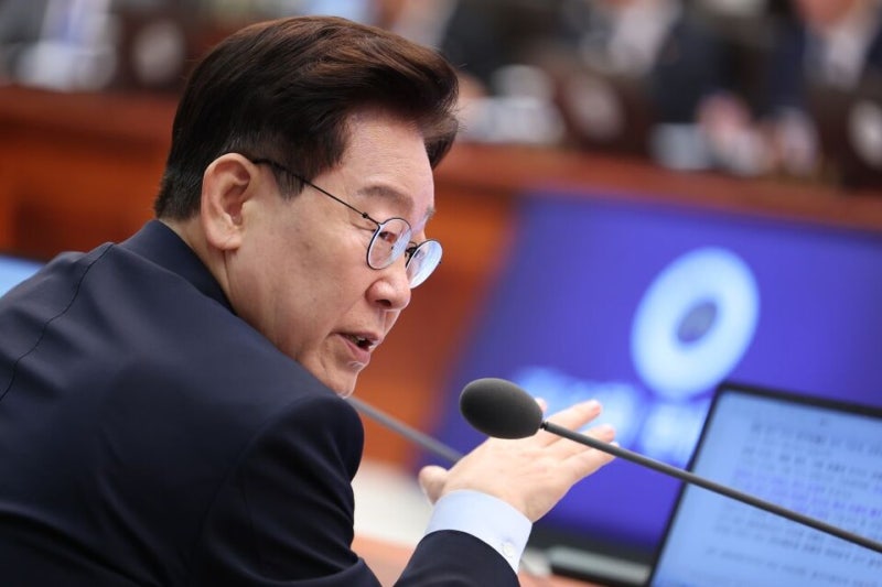 진중권, 李대통령 '집값 폭락론'에 "현실감각 잃었다…尹 기시감"