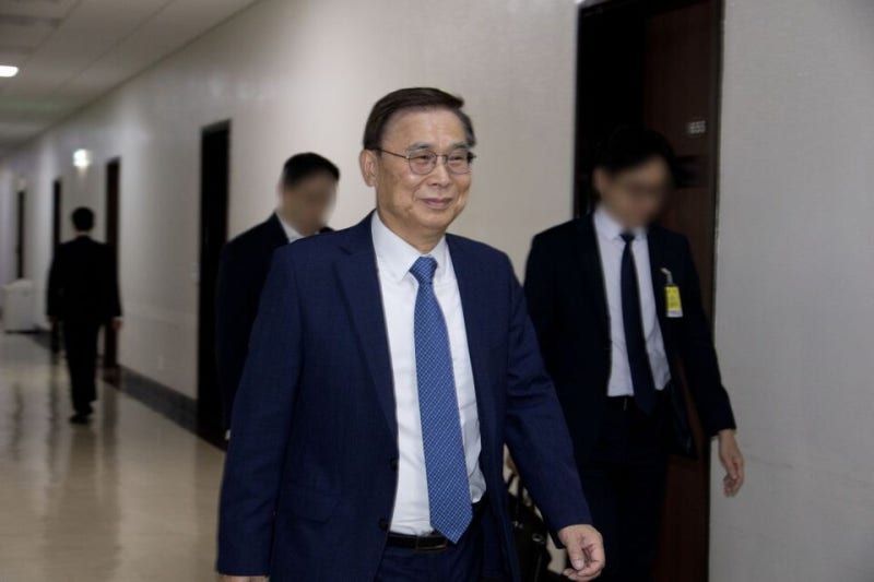 <b>국정원</b>, '美 이종석 원장 방문 거부' 보도에 정정신청…이례적 <b>법적</b> 대...