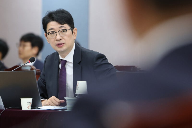 주진우 의원, 박정희 동상 철거 소송 항소 반대하며 이념적 편향 의심