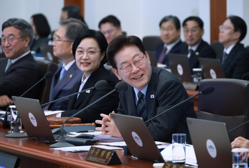 청와대, '대통령 AI 기대 국정운영' 보도에 사실왜곡 반박