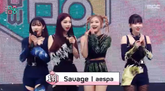 aespa wins on 'Music Core' with 'Savage' (2021.10.16) - Celebrity News