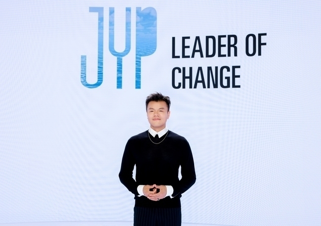 JYP 시총 5조 돌파 눈앞, 스키즈 빌보드 1위→美 A2K 대박까지[뮤직와치]