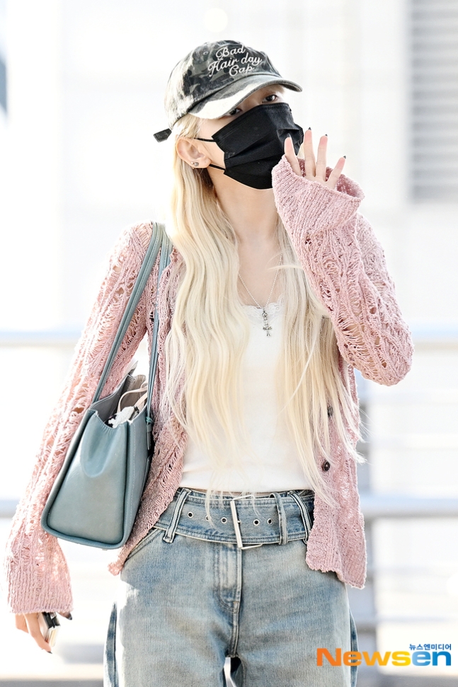 멤버들 공항 출국 사진들