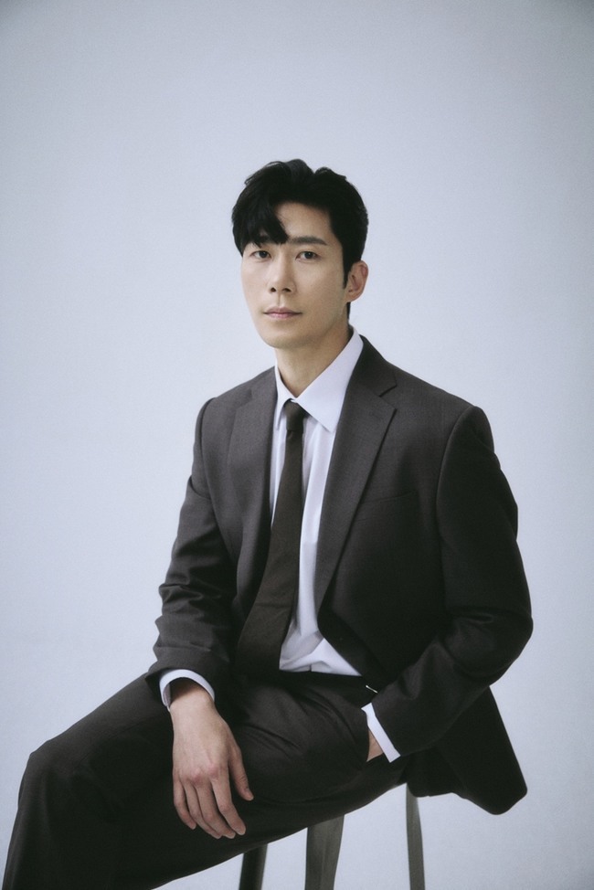 <b>뮤지컬배우</b> 박은석→<b>박재윤</b>으로 활동명 변경, 유이와 한솥밥