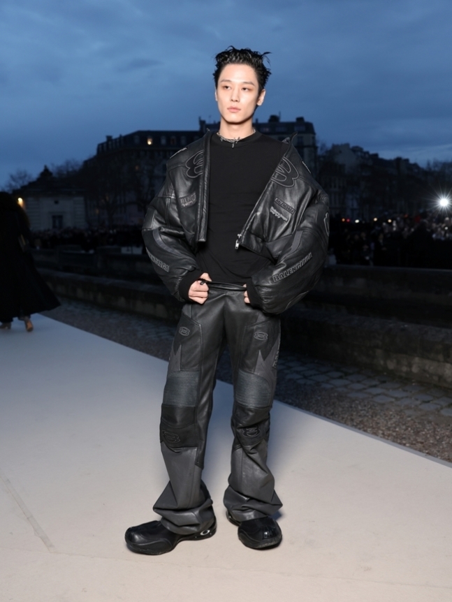 The Boyz's Jooyeon, Paris Fashion Week!!! What a unique aura hehe