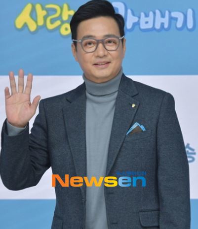 미혼부 <b>윤다훈</b>, 10살 연하와 3개월 만 결혼 “<b>수입</b> 관리부터 넘겨”(...