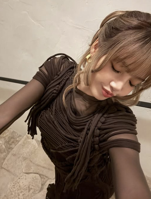 블랙핑크 멤버 리사 인스타 업뎃했네요 ㅎㅎ 핫걸 사진!