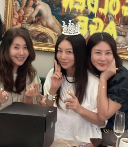 황신혜, 62세 생일 축하받고 행복한 하루!