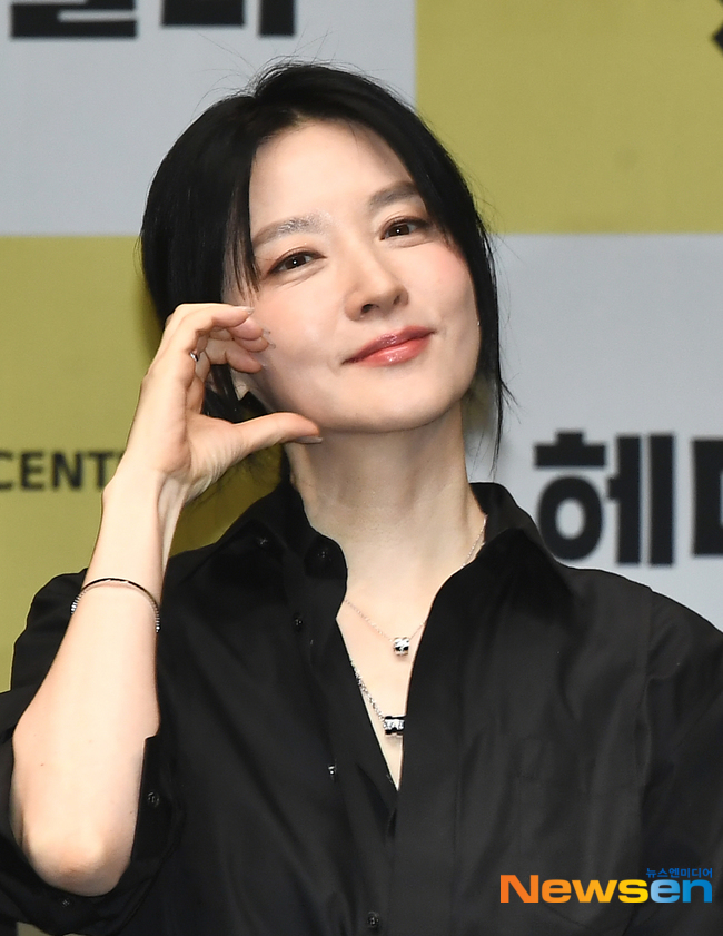 <b>이영애</b> “돈 떨어졌냐고? 재밌으면 그만” 거침 없는 애엄마 입담 들썩...