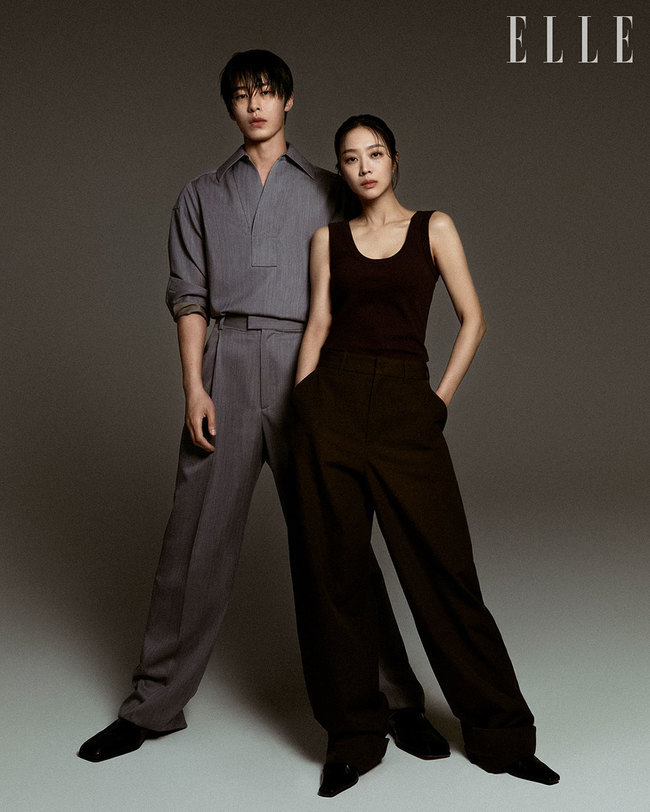 조보아 <b>이재욱</b> 초밀착 화보 ‘<b>탄금</b>’ 커플 케미 미쳤다