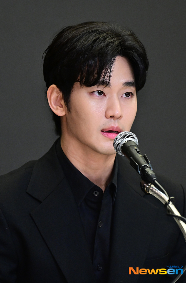 ‘사생활 논란’ <b>김수현</b>, <b>대만</b>서도 60억 손배<b>소송</b> 당할 <b>위기</b>? 보도 나왔...