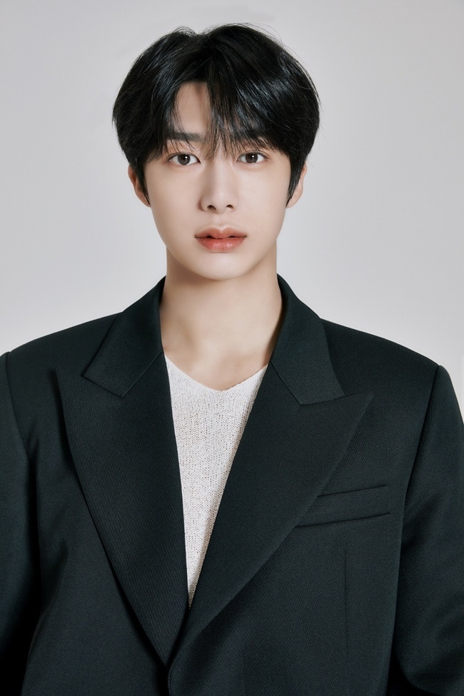 ‘전역’ <b>몬스타엑스 형원</b>, 29일 ‘ASEA’ MC 출격 “최선 다하겠다”
