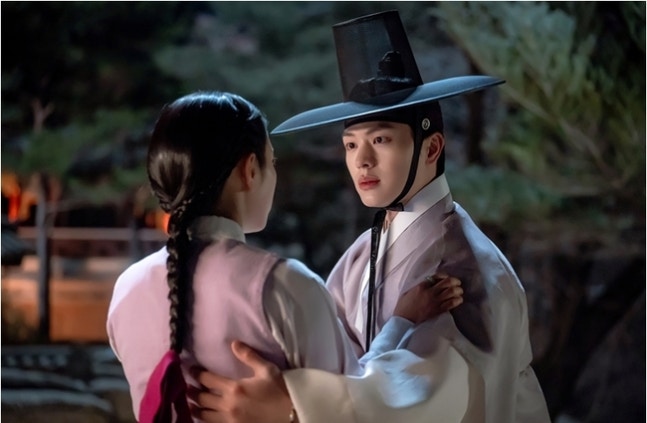 Breaking: Park Min-young & Yook Sung-jae Confirm First-Ever Pairing — Why Their Chemistry Feels Different Right Now